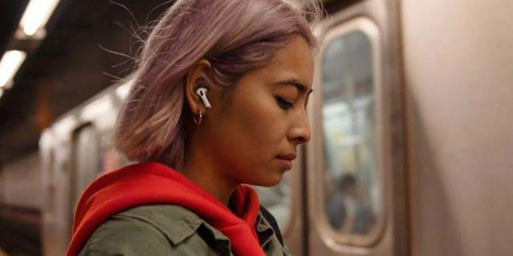 Apple AirPods 3 Wireless Headphones with Charging case